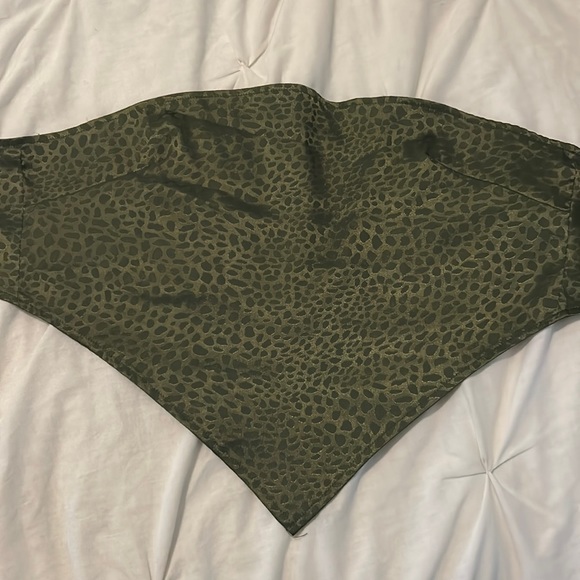 triangle top - Picture 1 of 1